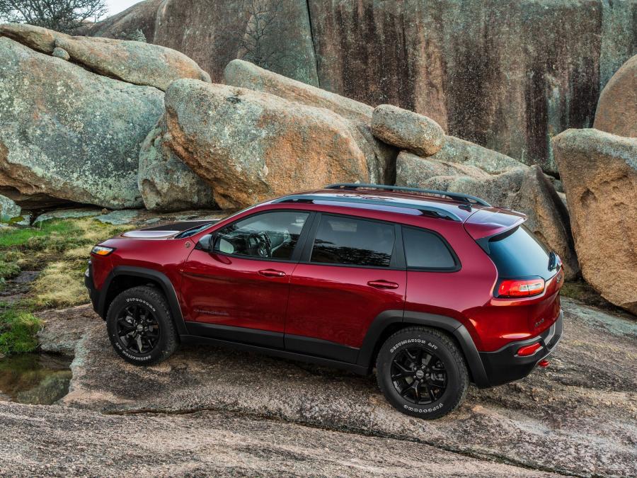  Jeep Cherokee Trailhawk 2013 года  (фото 25 из 31)